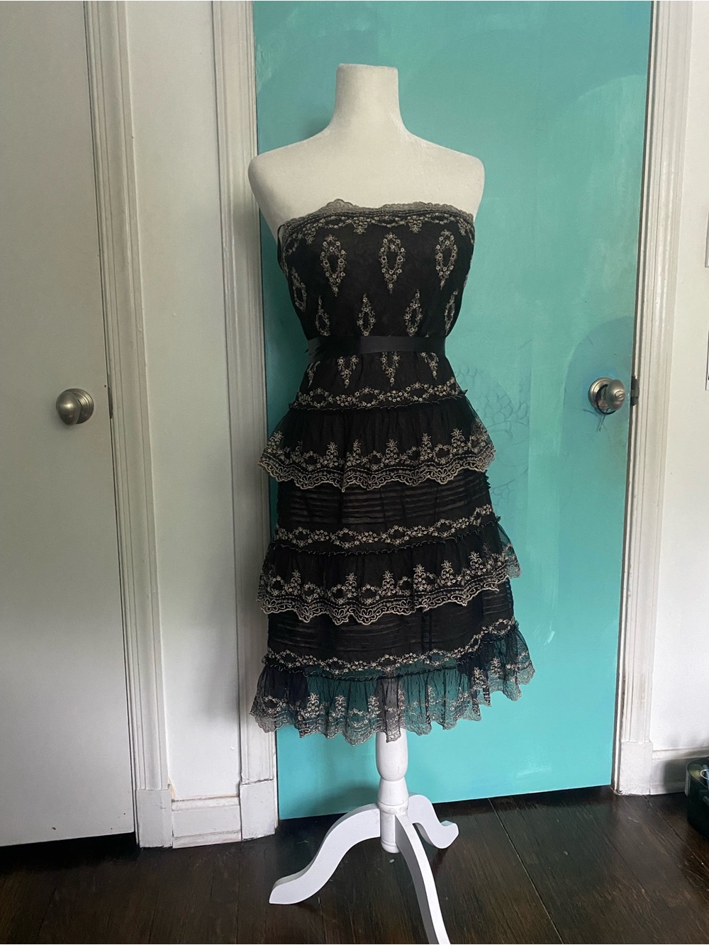 BCBGMaxAzria Black Strapless Lace Tiered Cocktail Dress
